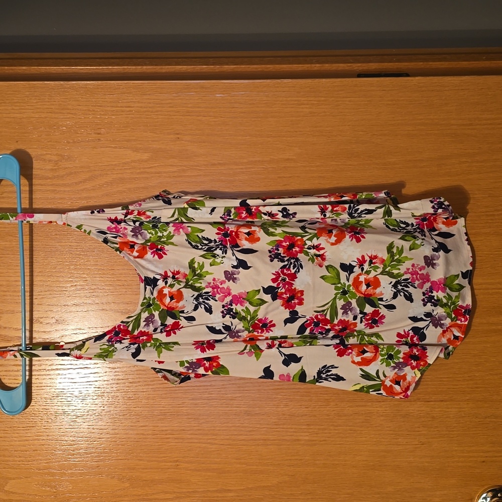 Torrid flowy tank top